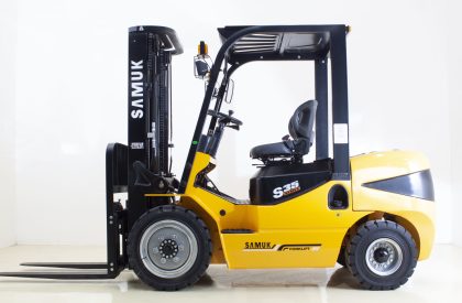 FORKLIFT