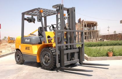 FORKLIFT