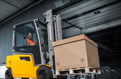 FORKLIFT