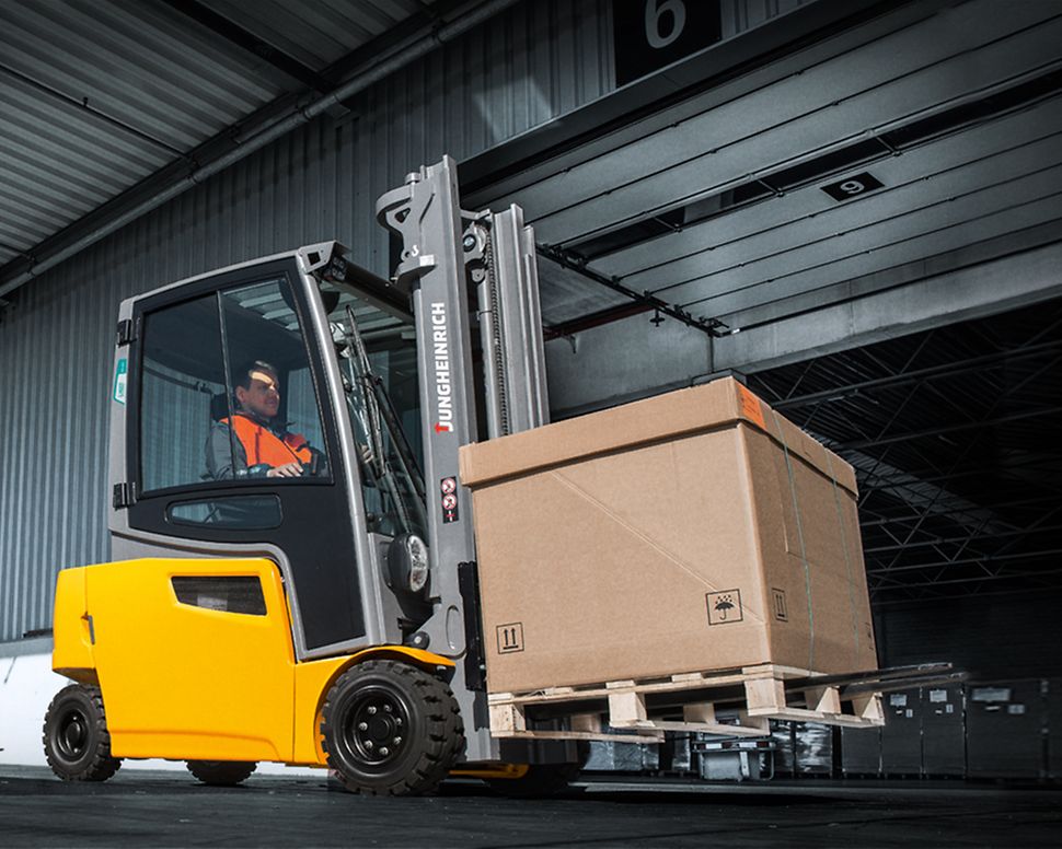 FORKLIFT